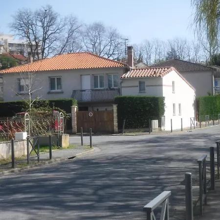 La Maisonnette De L'echappee Verte.